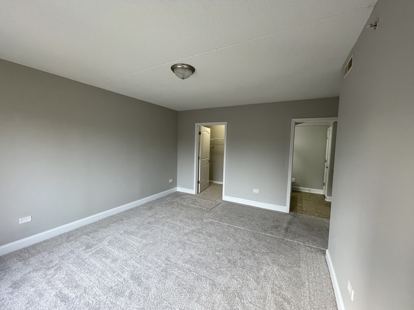 655 Perrie Drive #305, Elk Grove Village, IL 60007