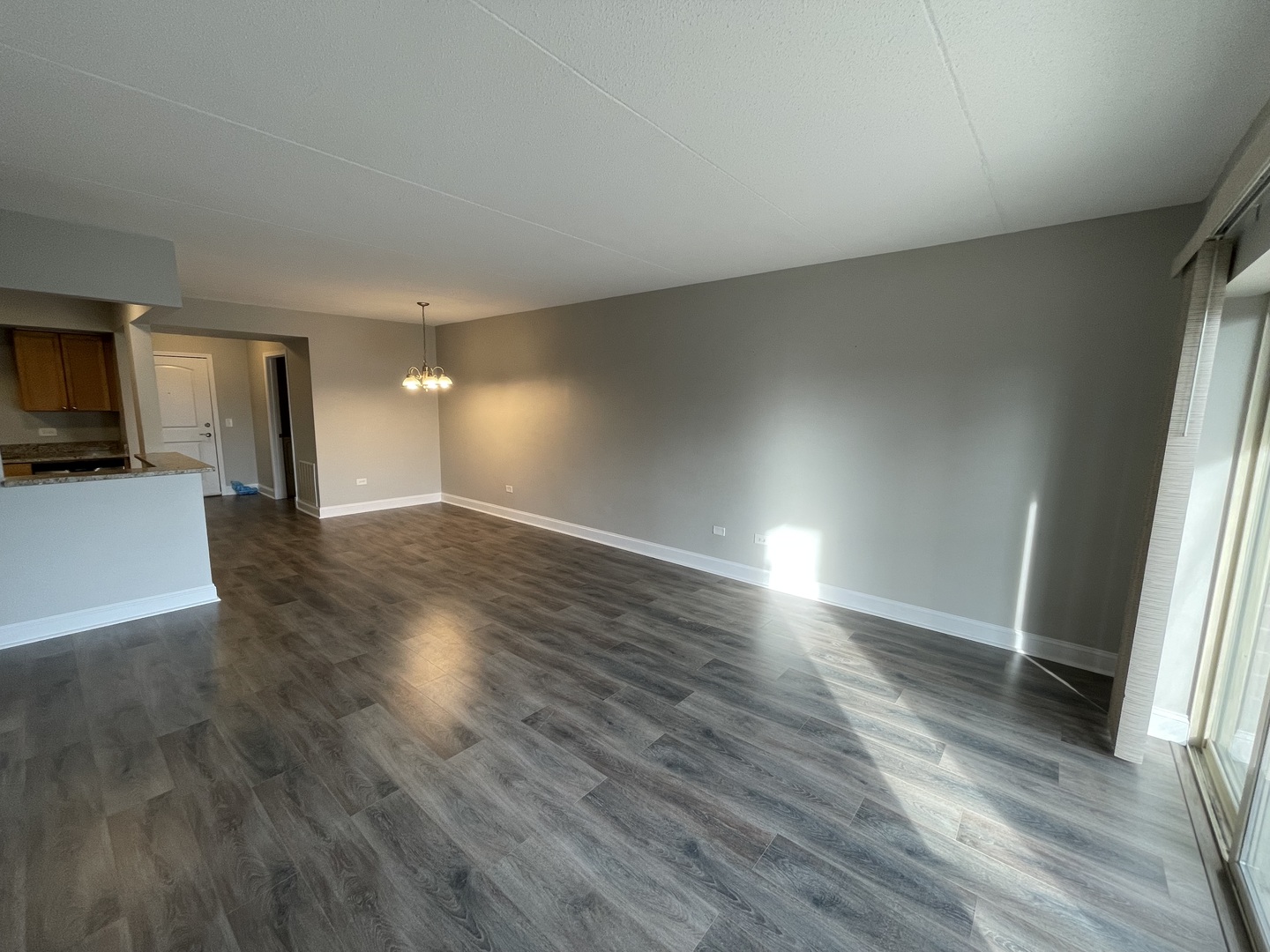 655 Perrie Drive #305, Elk Grove Village, IL 60007