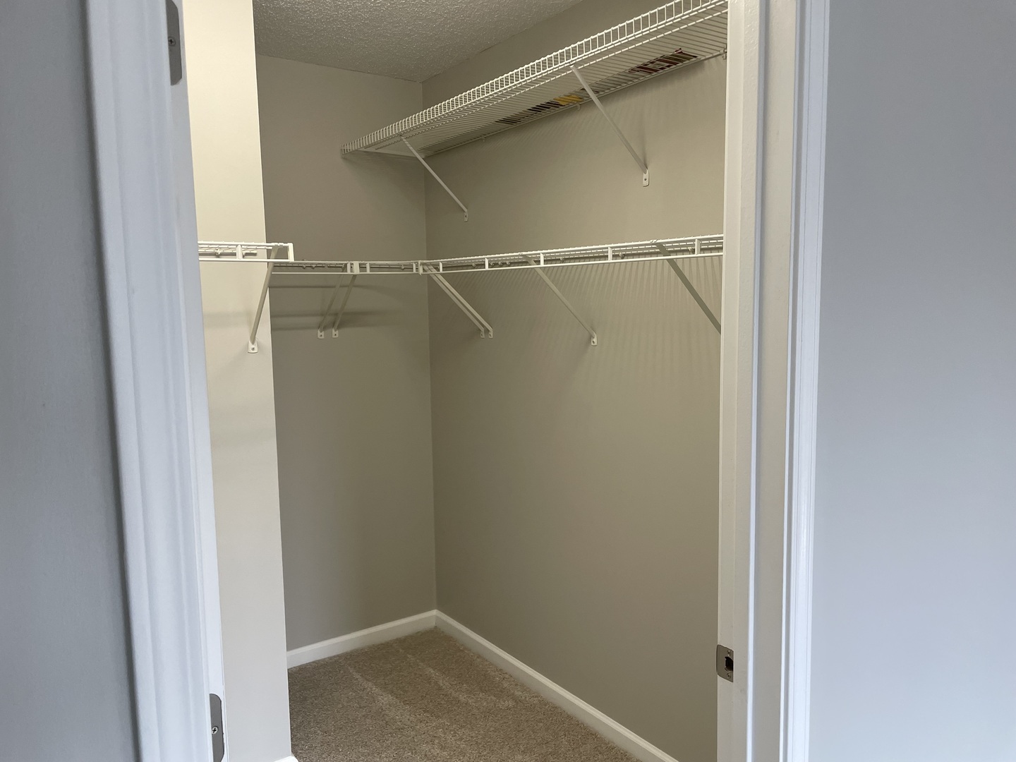 655 Perrie Drive #305, Elk Grove Village, IL 60007