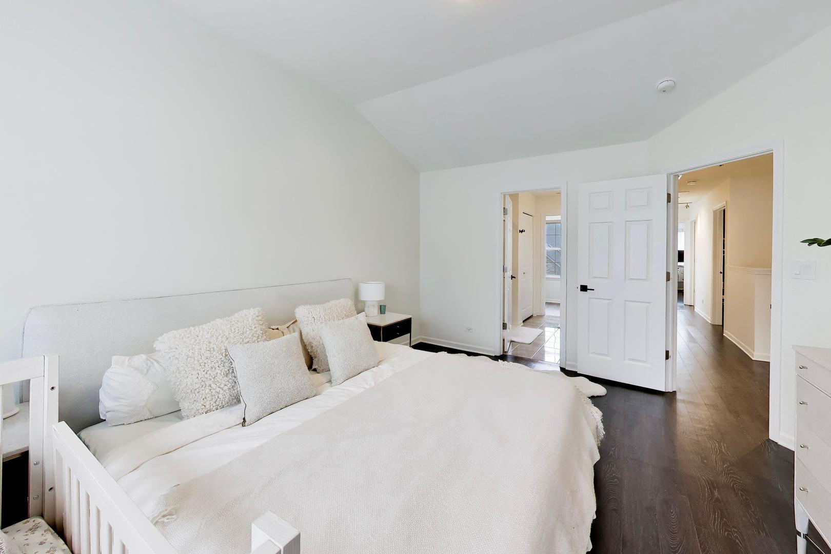 North Aurora, IL 60542