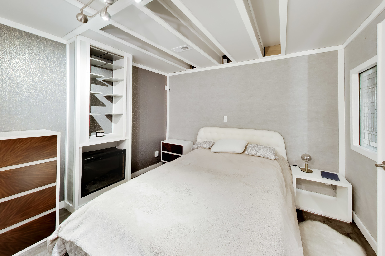 North Aurora, IL 60542