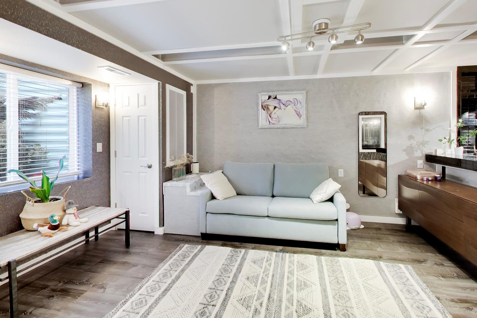 North Aurora, IL 60542