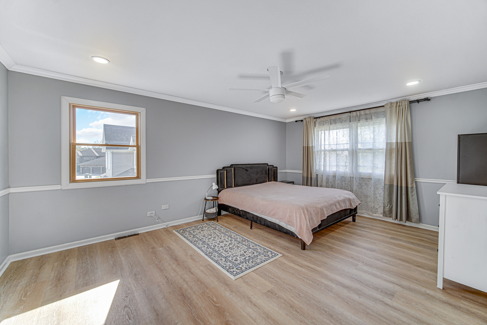 1623 W Bray Court, Arlington Heights, IL 60005