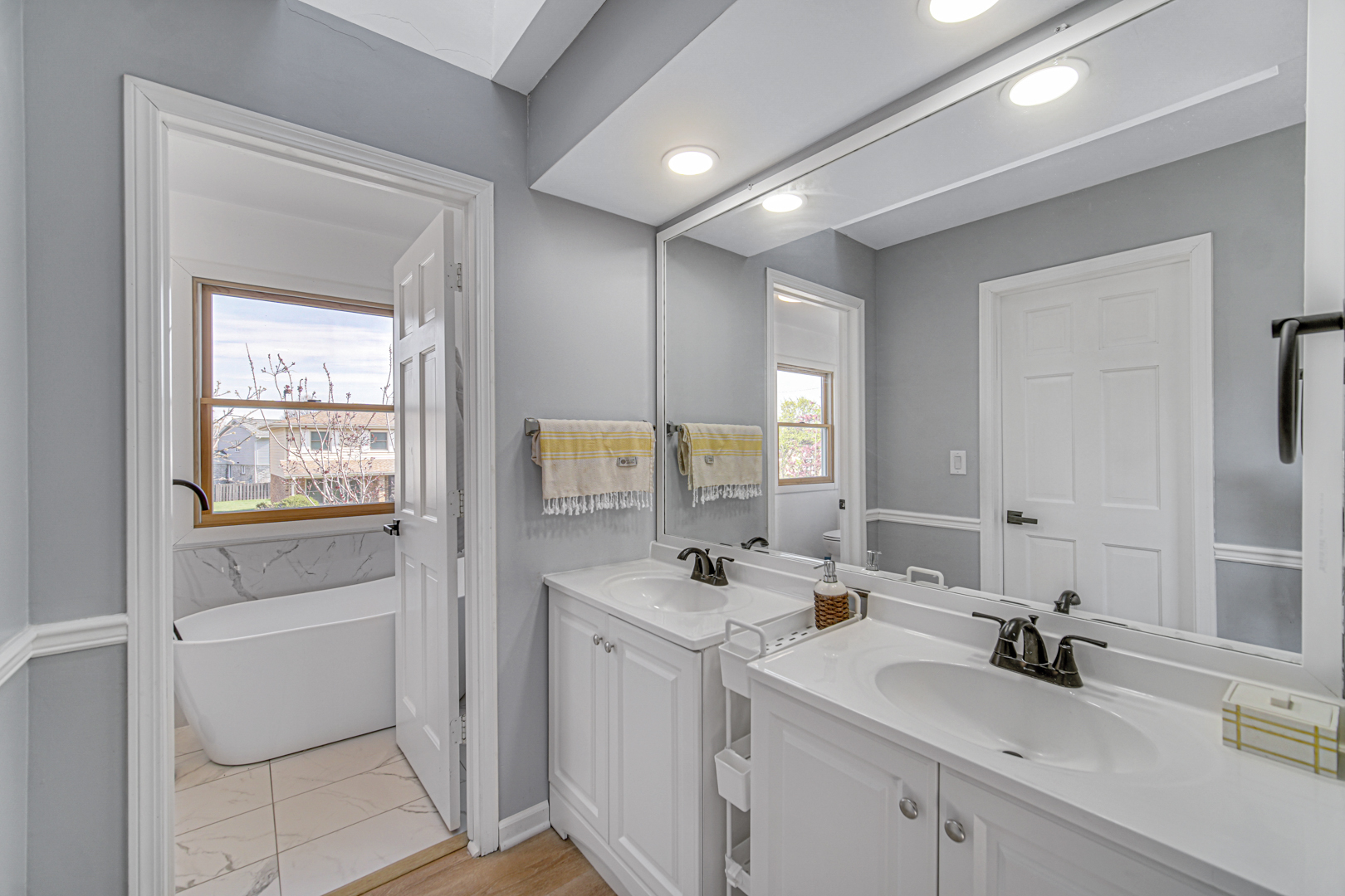 1623 W Bray Court, Arlington Heights, IL 60005