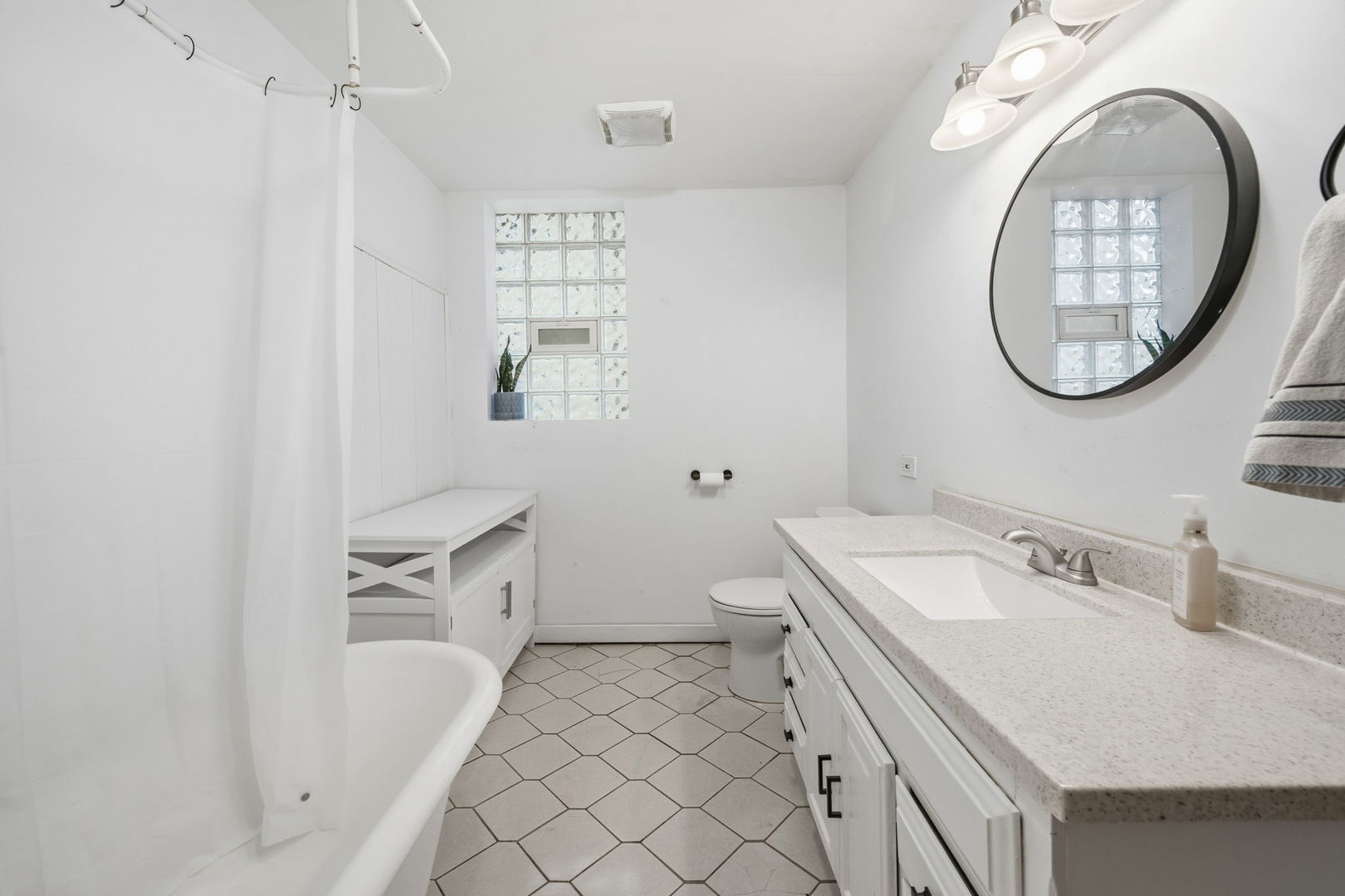 12633 Maple Avenue, Blue Island, IL 60406