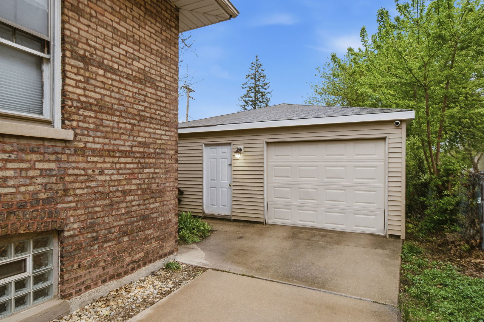 12633 Maple Avenue, Blue Island, IL 60406