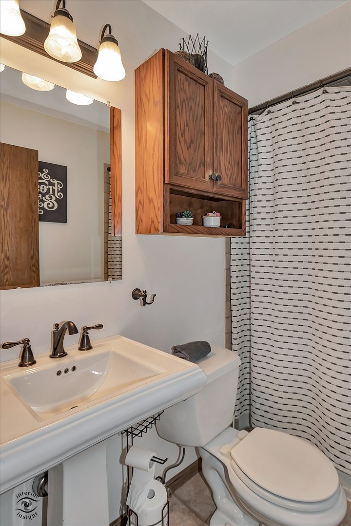 5641 Dover Road, Oak Forest, IL 60452