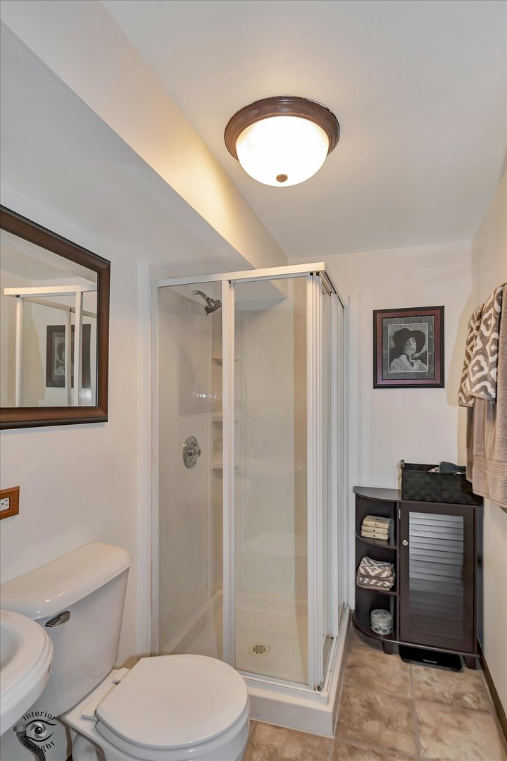 5641 Dover Road, Oak Forest, IL 60452