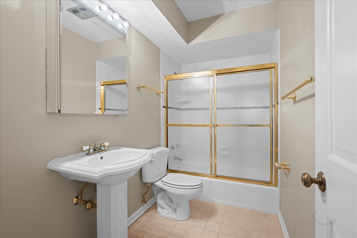 Naperville, IL 60563