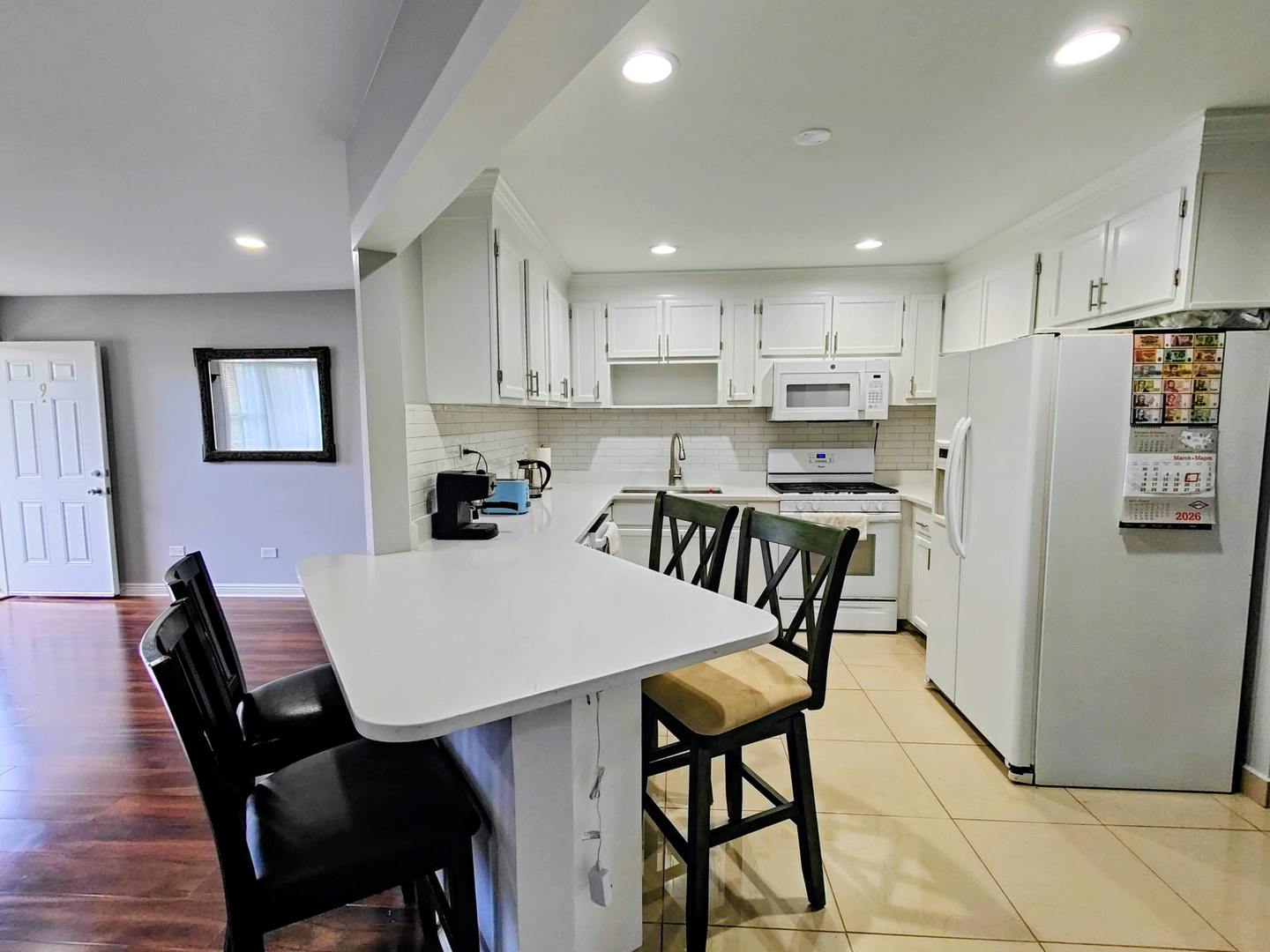 1113 Holiday Lane #9, Des Plaines, IL 60016