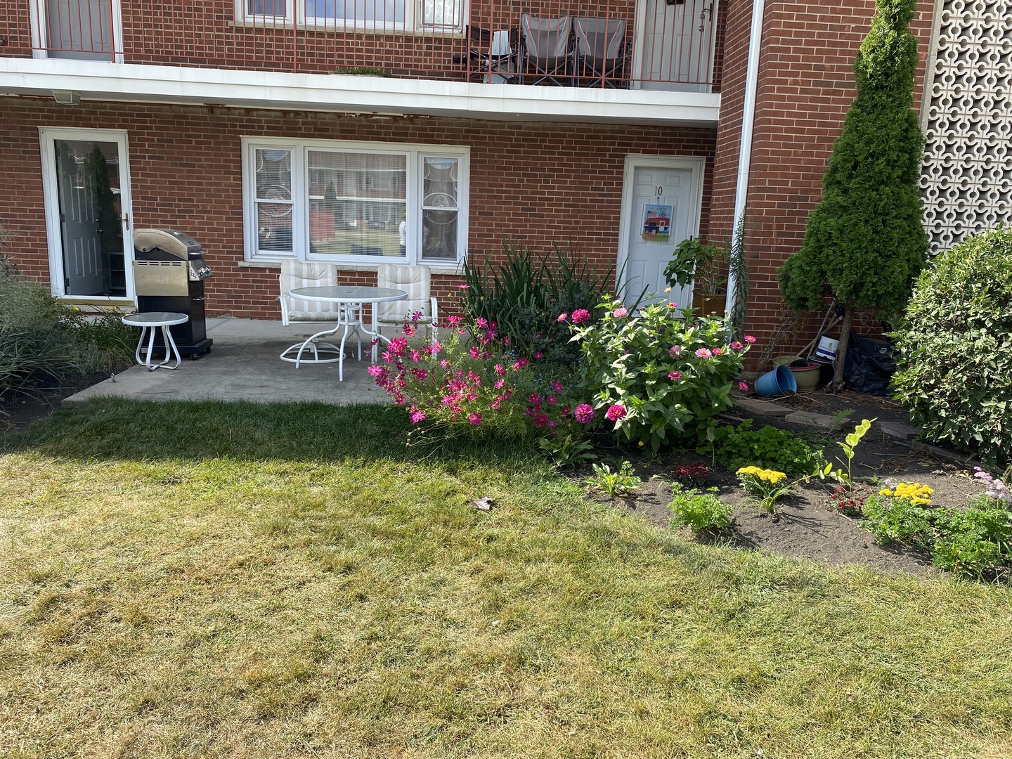 1113 Holiday Lane #9, Des Plaines, IL 60016