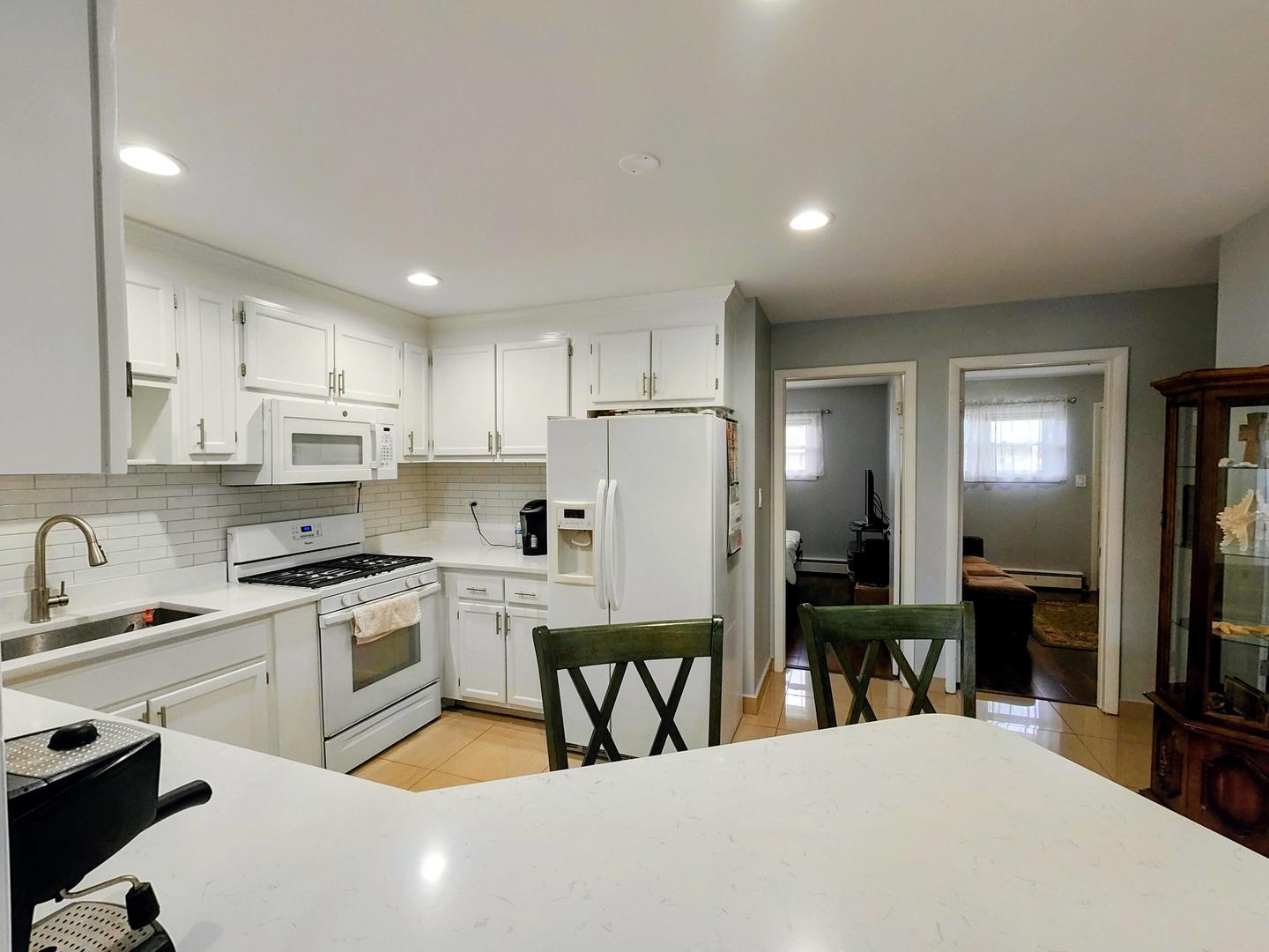 1113 Holiday Lane #9, Des Plaines, IL 60016