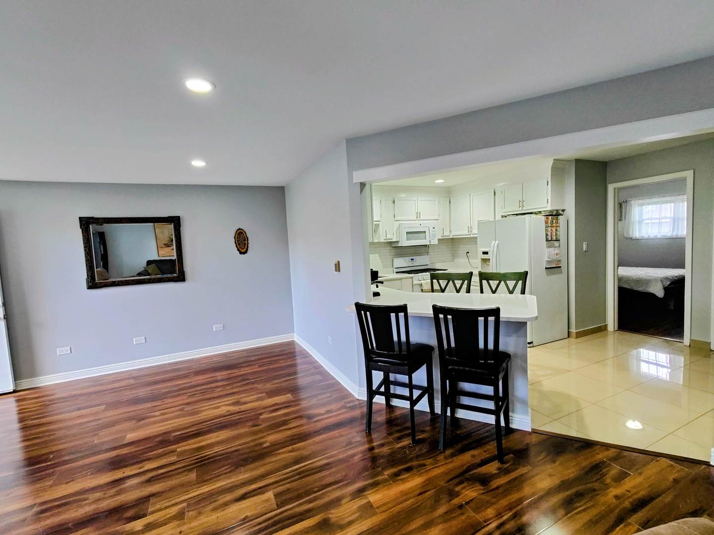 1113 Holiday Lane #9, Des Plaines, IL 60016