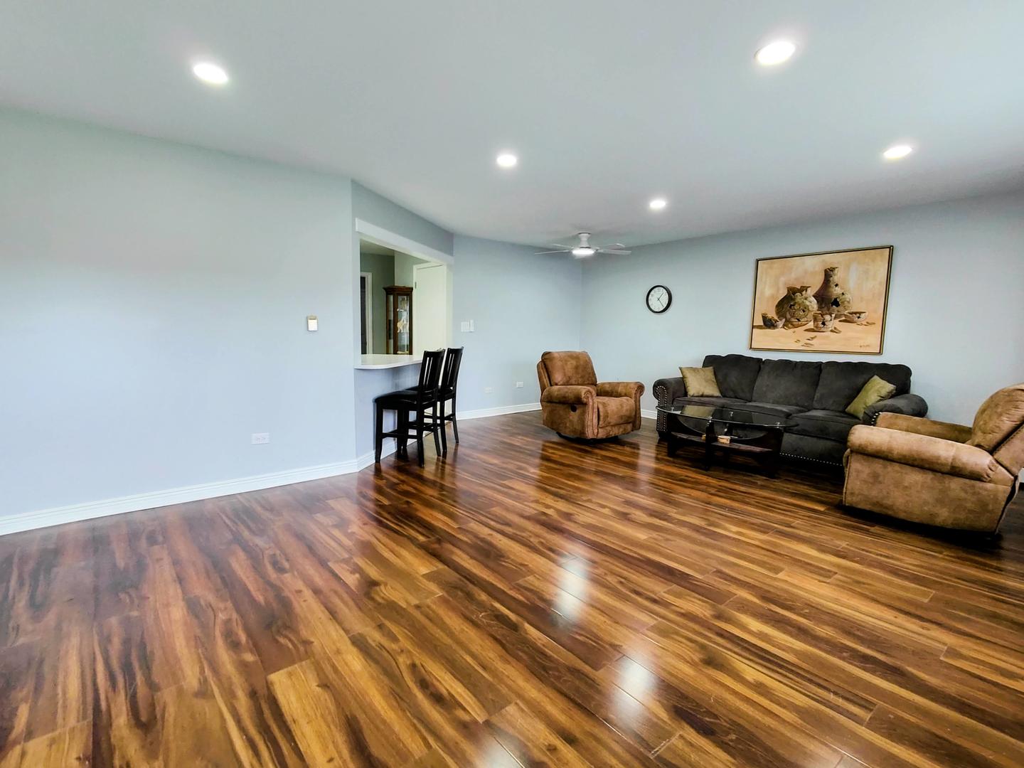 1113 Holiday Lane #9, Des Plaines, IL 60016