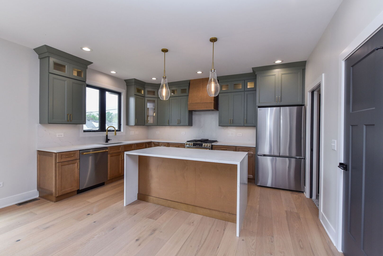 4600 Sterling Road, Downers Grove, IL 60515