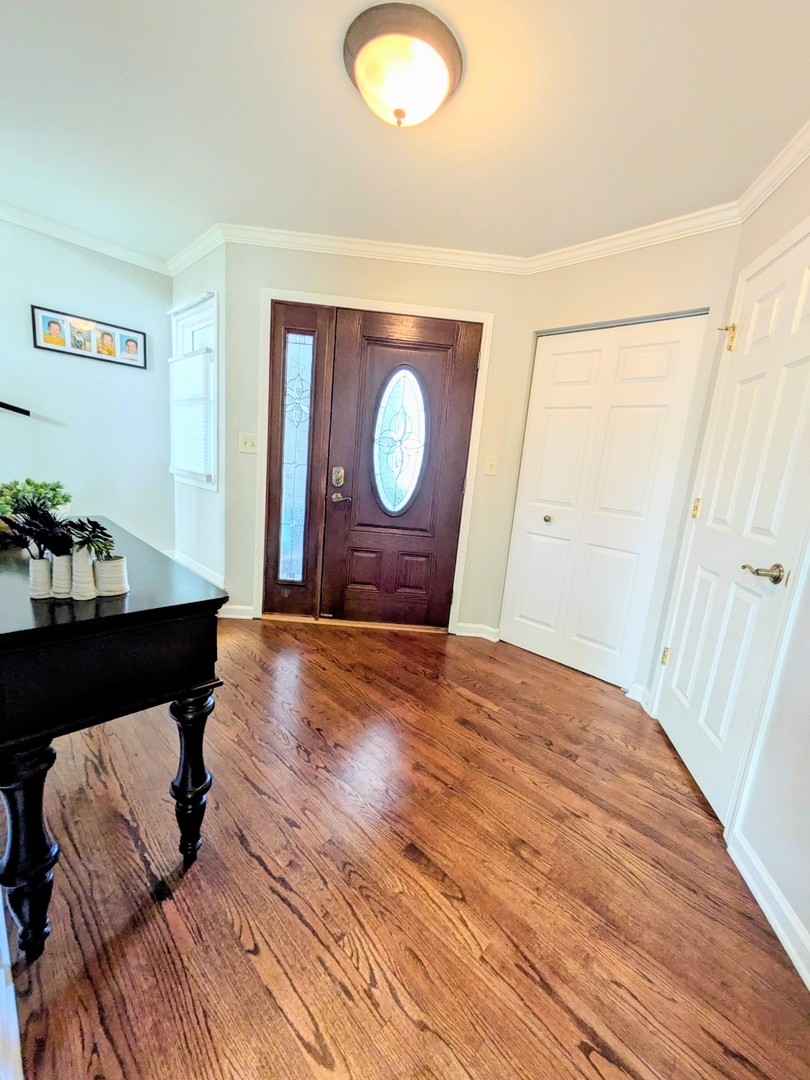 905 Thornwood Court, St. Charles, IL 60174