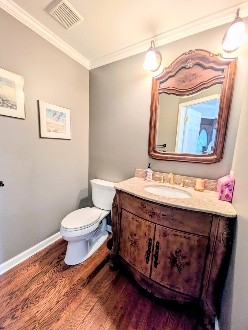 905 Thornwood Court, St. Charles, IL 60174