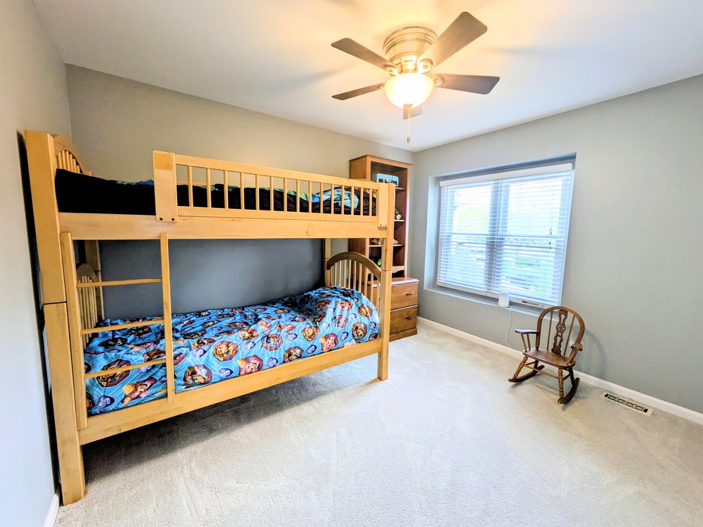 905 Thornwood Court, St. Charles, IL 60174