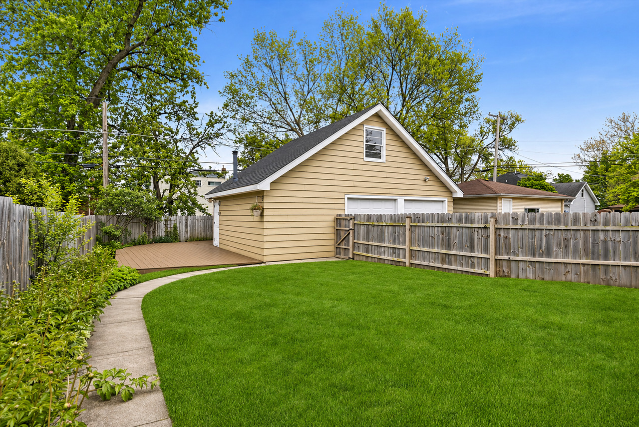 923 S Fairfield Avenue, Elmhurst, IL 60126