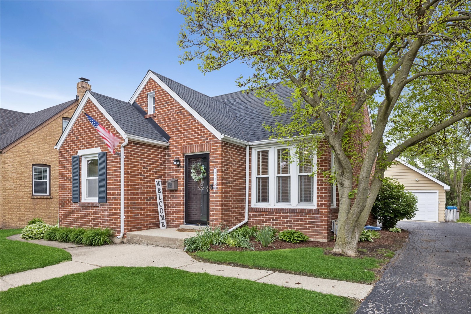 923 S Fairfield Avenue, Elmhurst, IL 60126