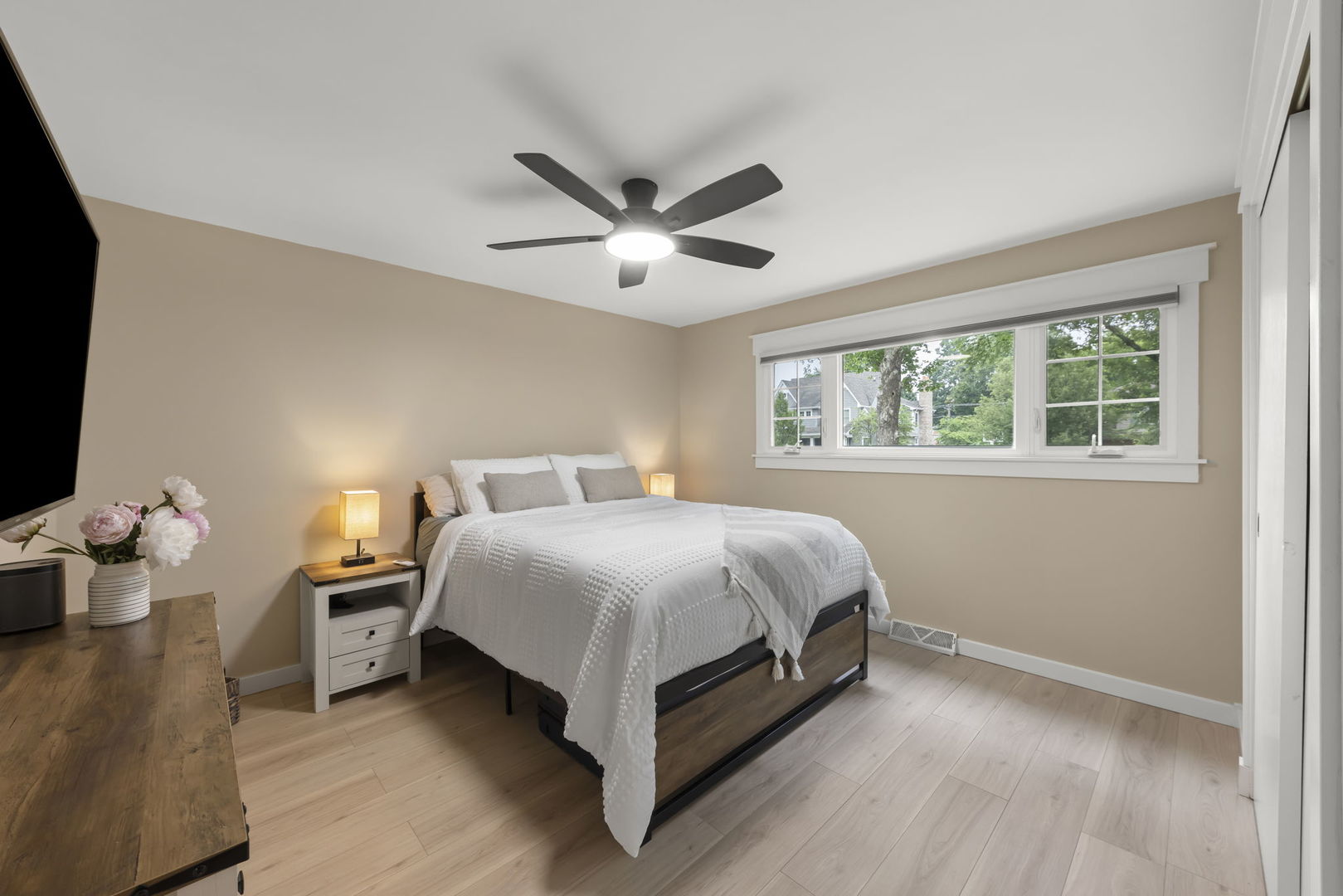 5244 Benton Avenue, Downers Grove, IL 60515