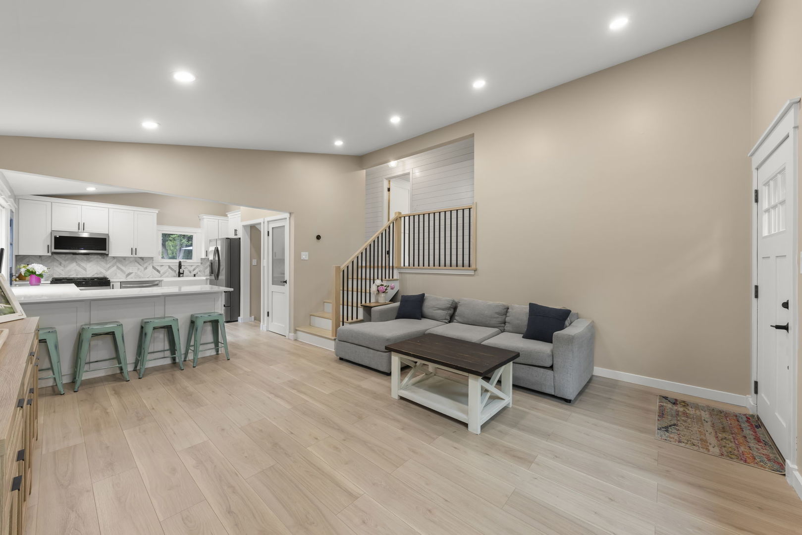 5244 Benton Avenue, Downers Grove, IL 60515