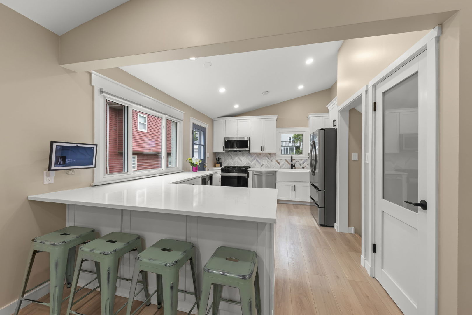 5244 Benton Avenue, Downers Grove, IL 60515