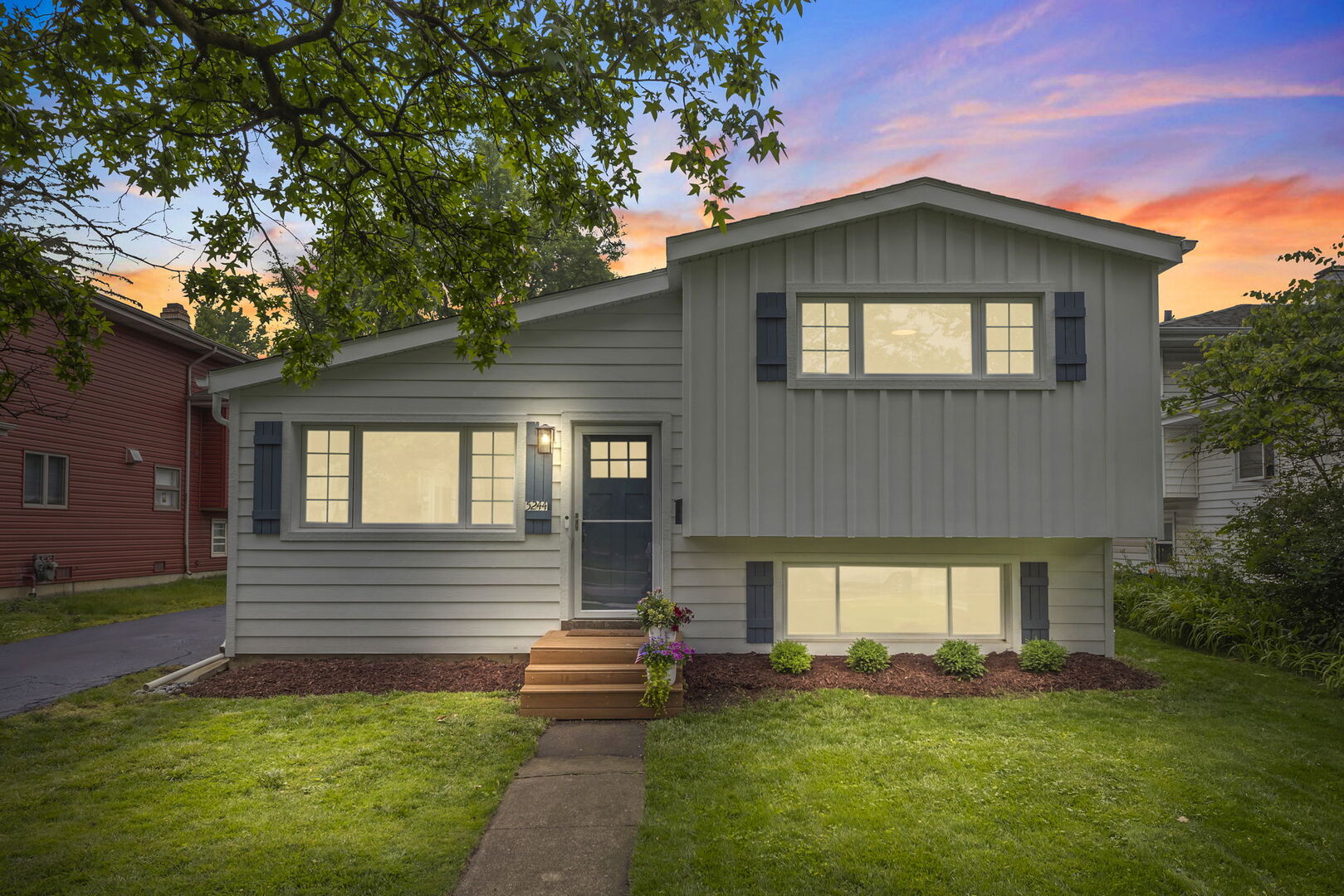 5244 Benton Avenue, Downers Grove, IL 60515