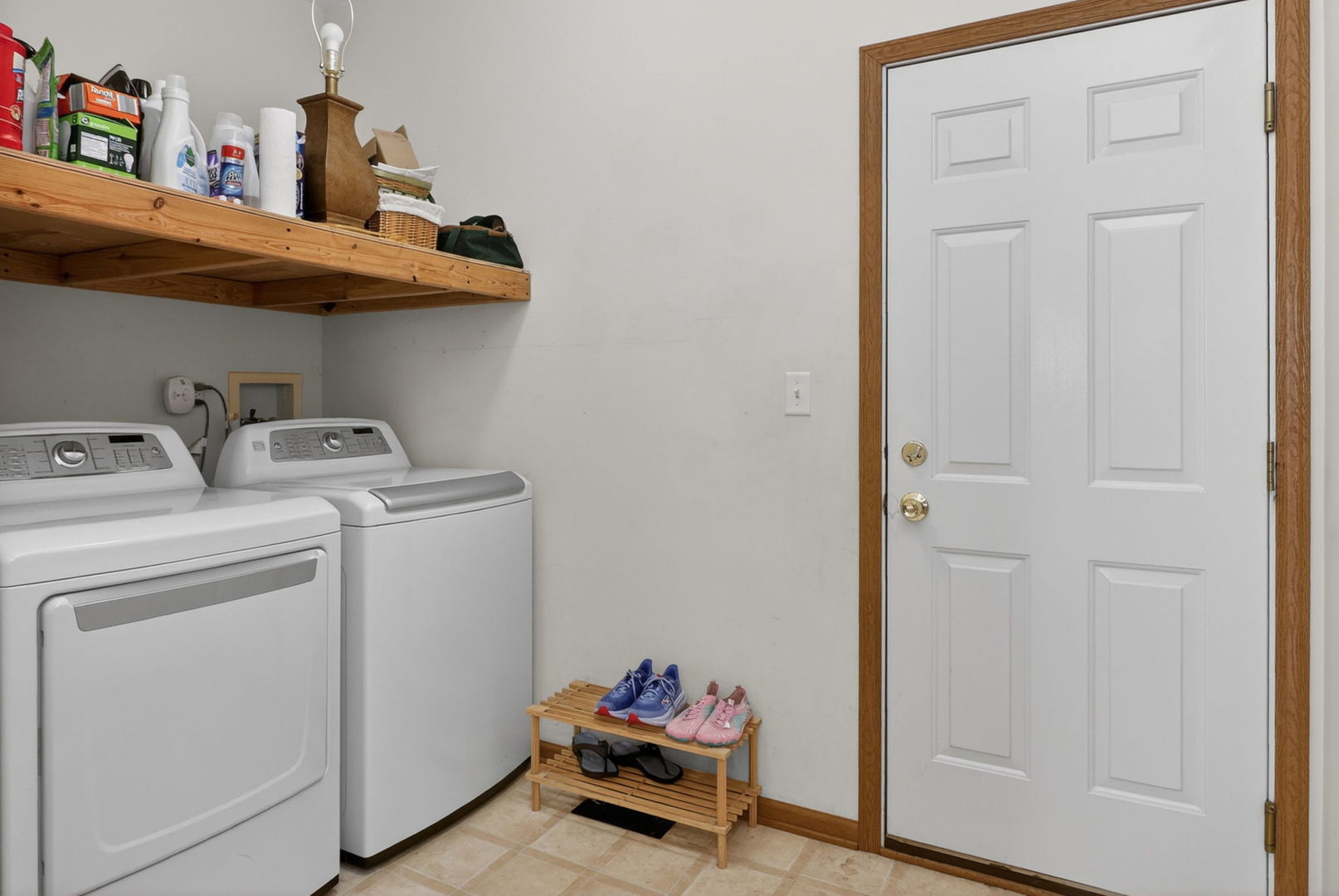 259 Pleasant Plains Drive, St. Charles, IL 60175