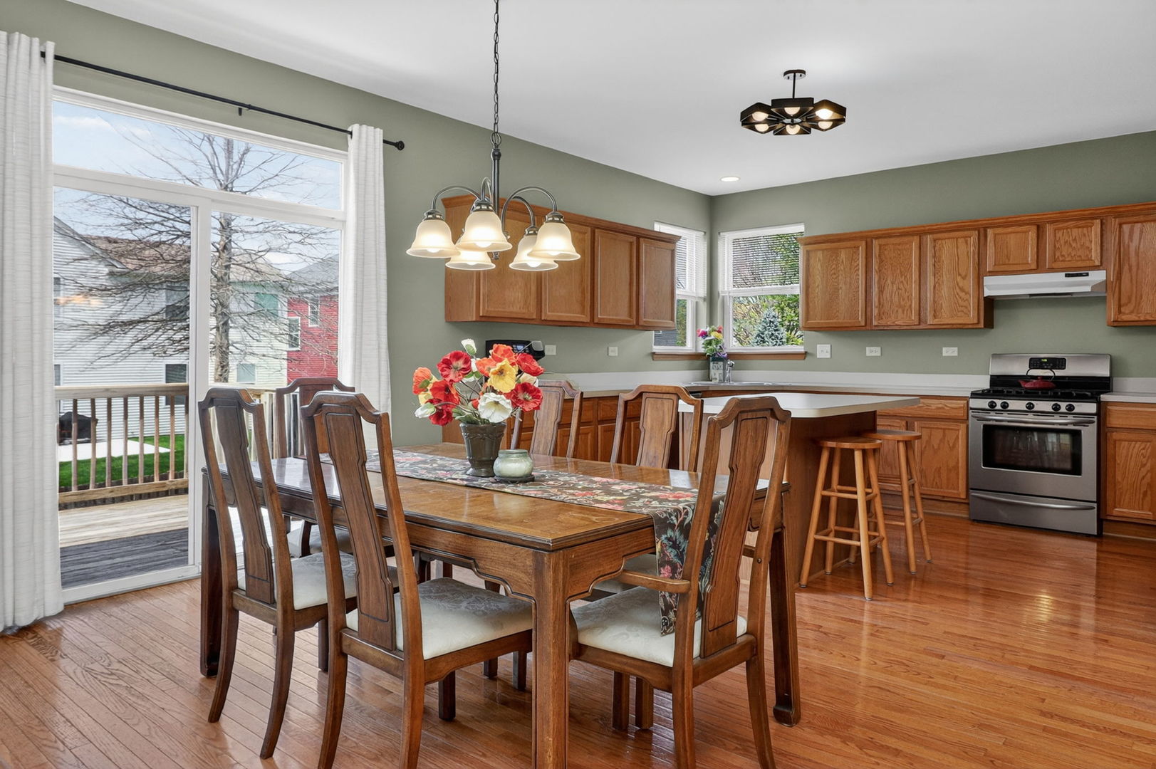 259 Pleasant Plains Drive, St. Charles, IL 60175