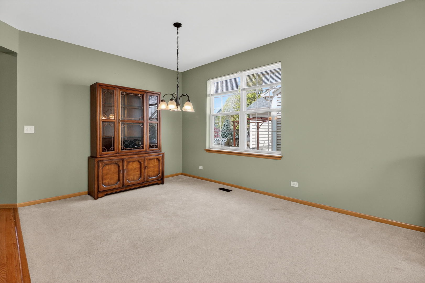 259 Pleasant Plains Drive, St. Charles, IL 60175