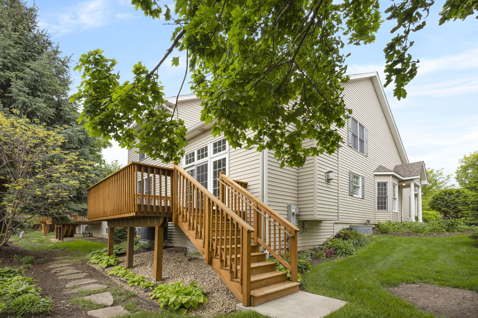 1N165 Mission Court, Winfield, IL 60190