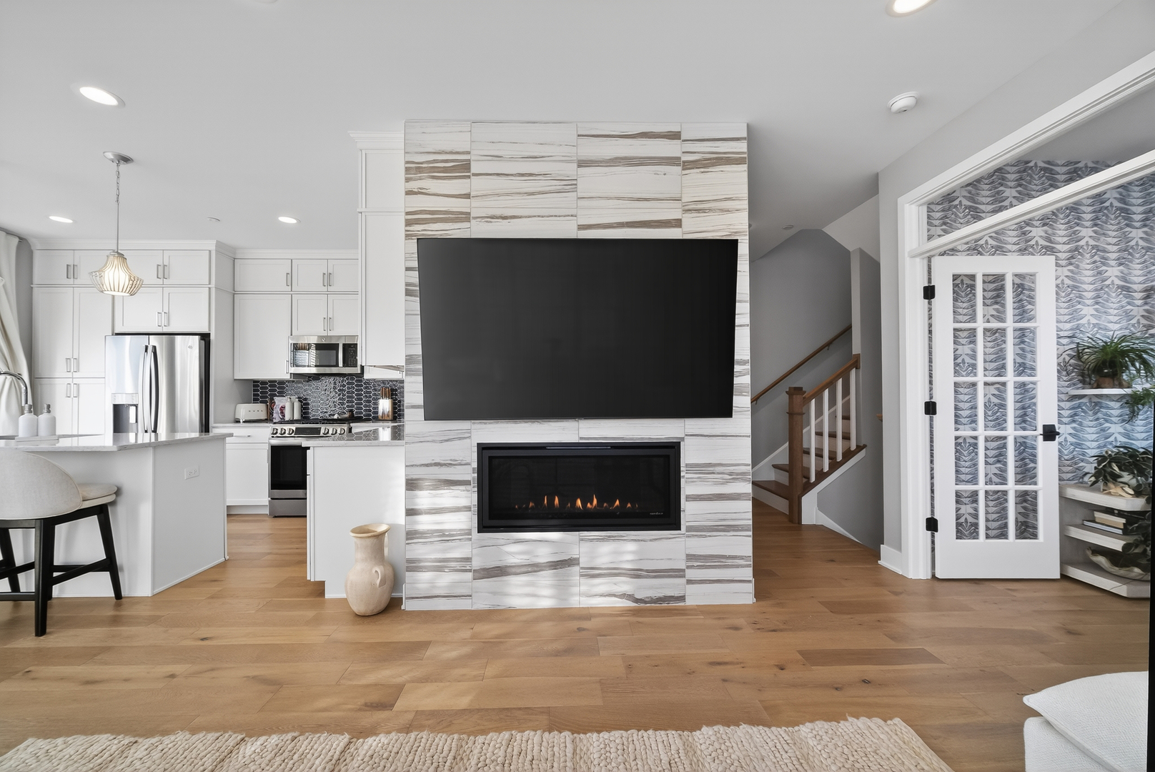 Warrenville, IL 60563