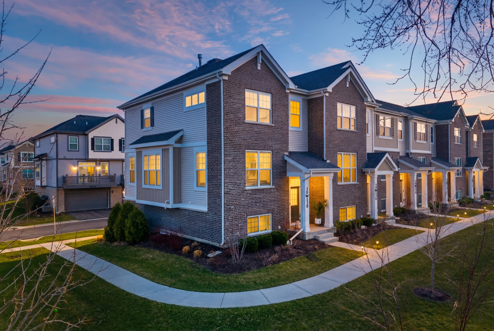 Warrenville, IL 60563