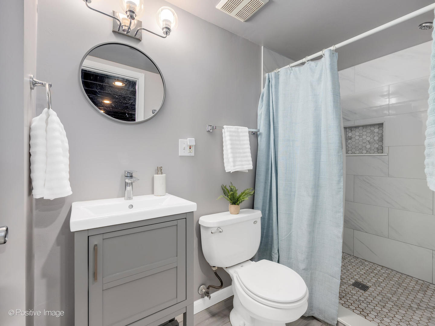 392 E Saint Charles Road, Elmhurst, IL 60126