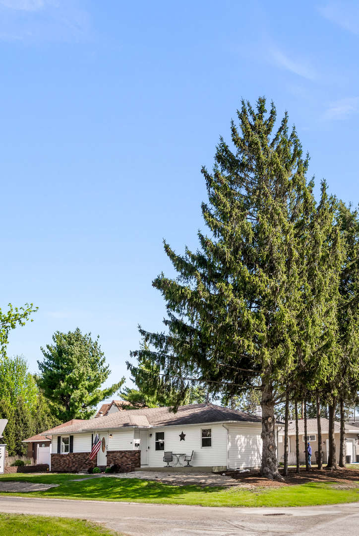 501 E Cherry Street, Leroy, IL 61752