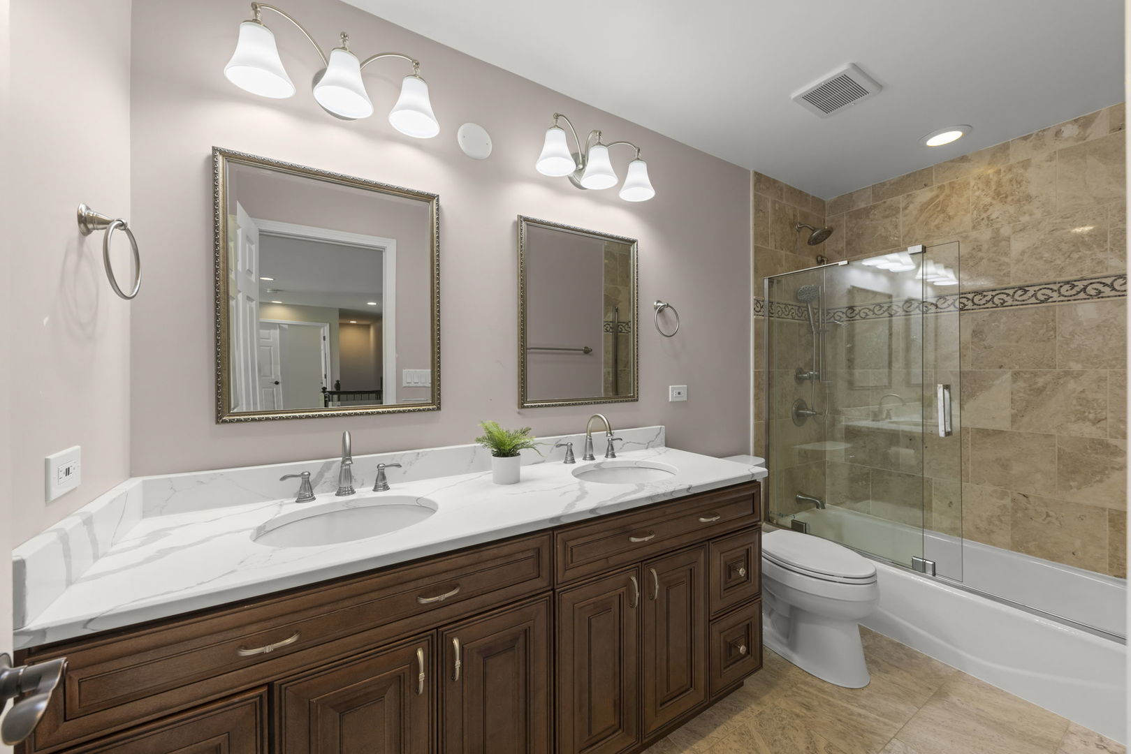 318 Erie Circle, Bloomingdale, IL 60108