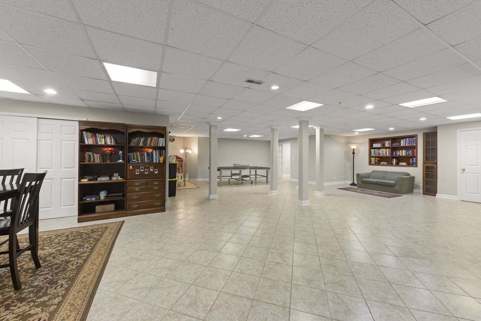 318 Erie Circle, Bloomingdale, IL 60108