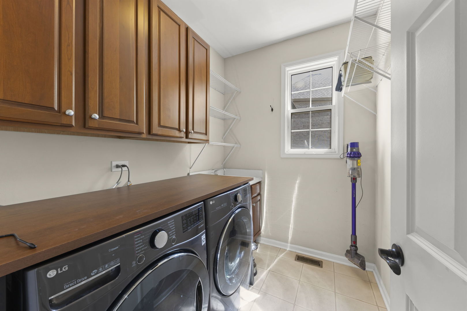 318 Erie Circle, Bloomingdale, IL 60108