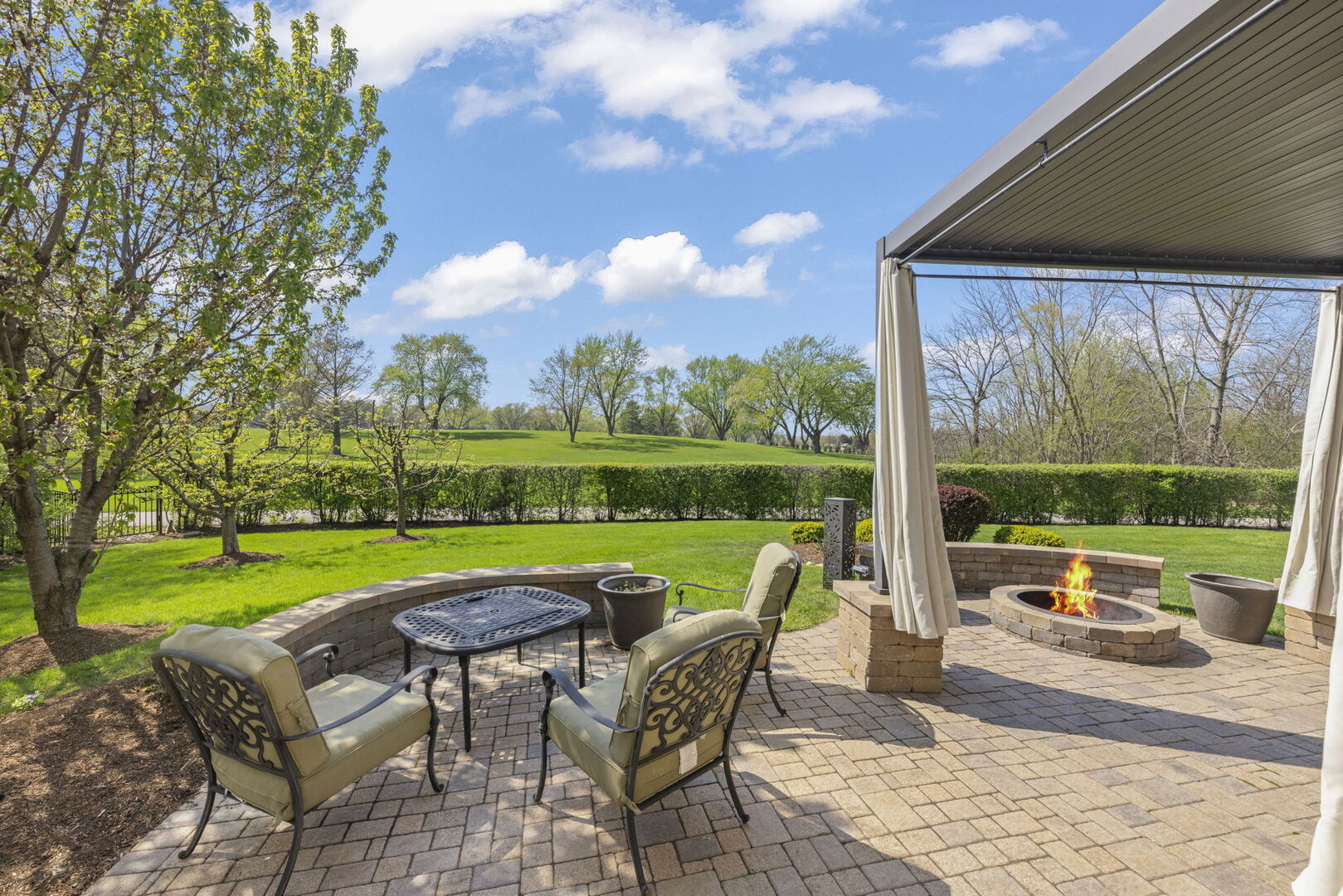 318 Erie Circle, Bloomingdale, IL 60108