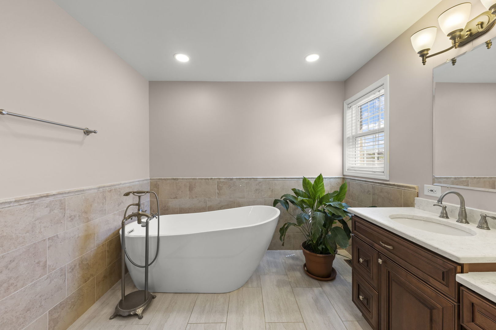 318 Erie Circle, Bloomingdale, IL 60108