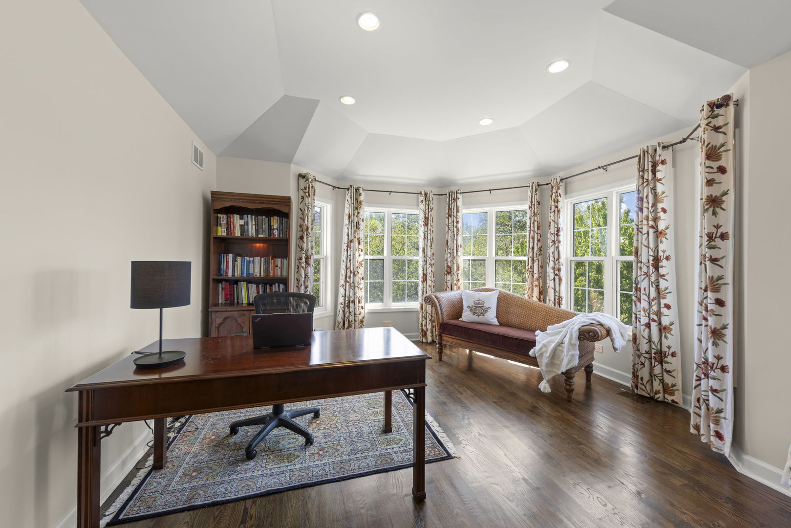 318 Erie Circle, Bloomingdale, IL 60108