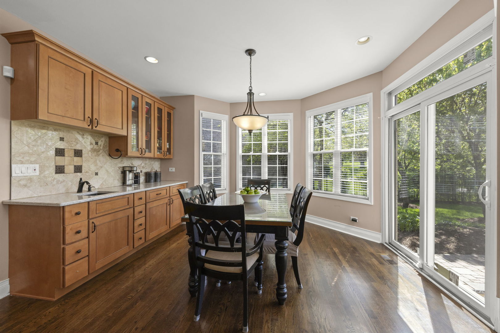 318 Erie Circle, Bloomingdale, IL 60108