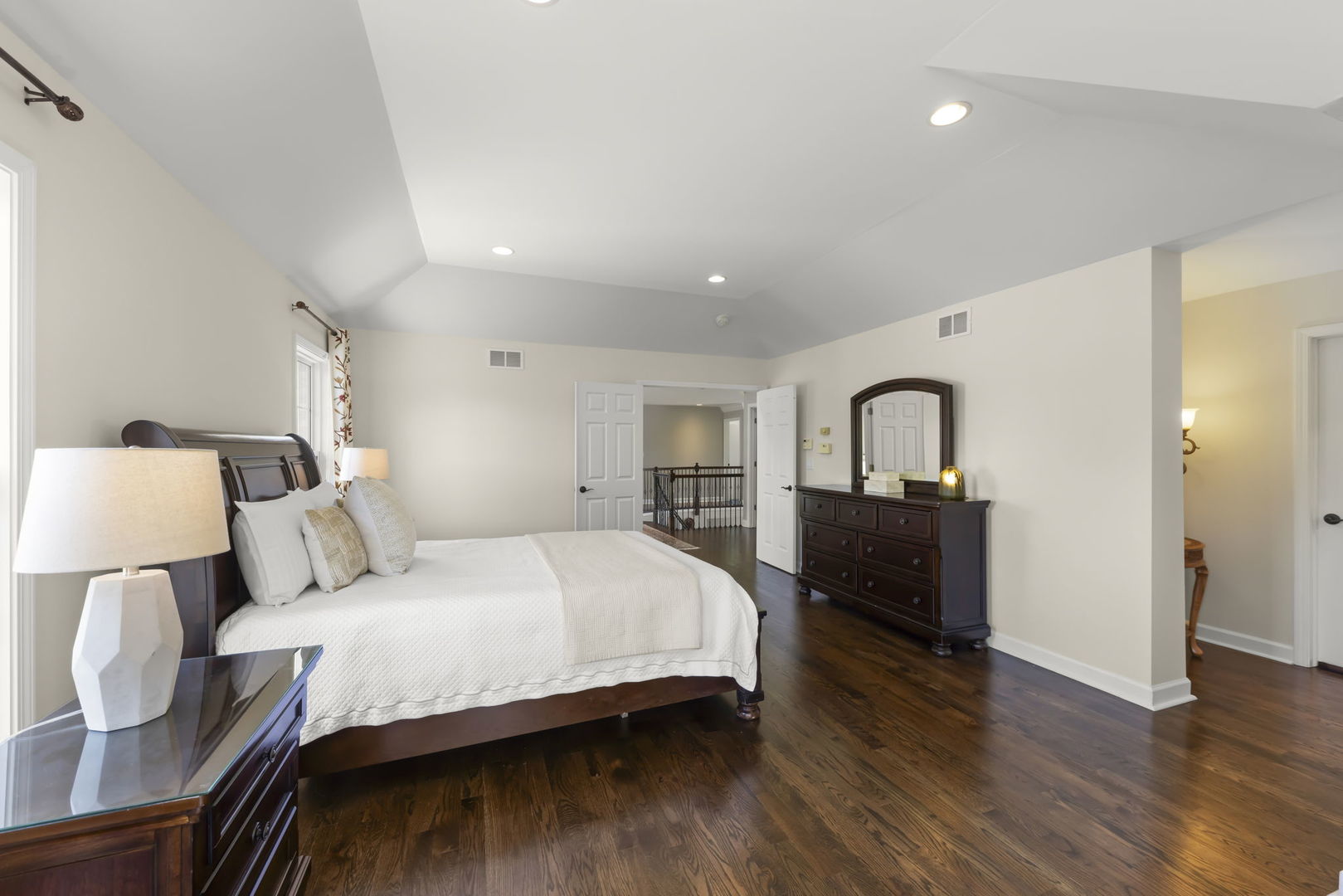 318 Erie Circle, Bloomingdale, IL 60108