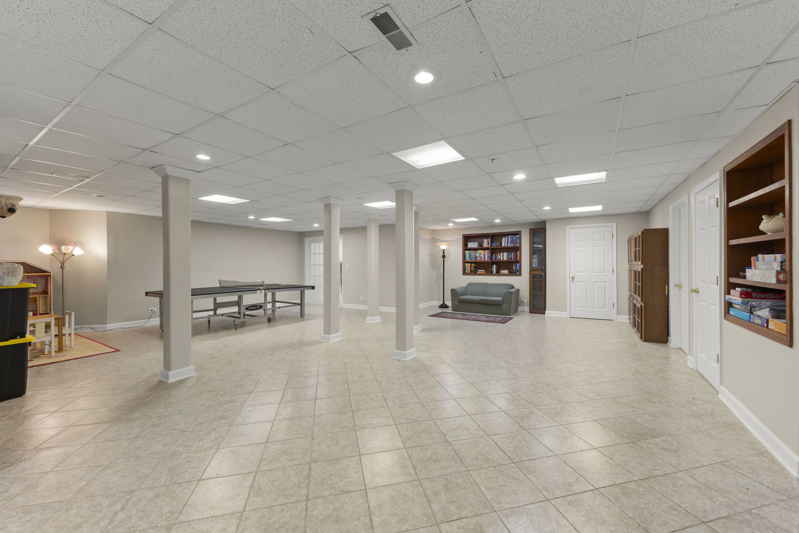 318 Erie Circle, Bloomingdale, IL 60108