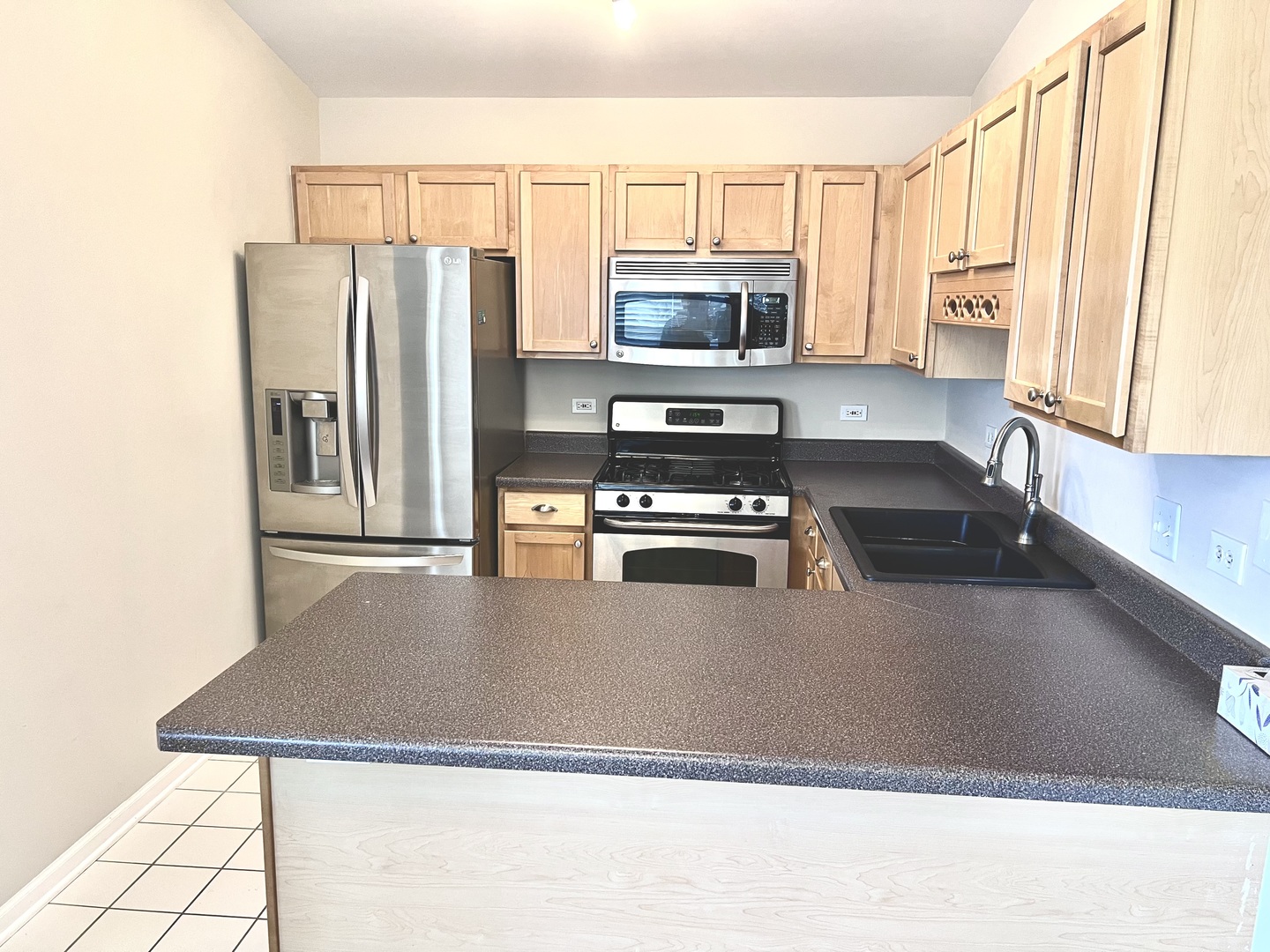 1288 N Red Oak Circle #3, Round Lake Beach, IL 60073