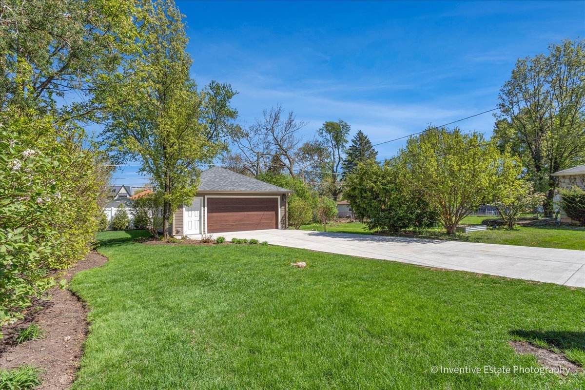 305 N Clinton Avenue, Elmhurst, IL 60126