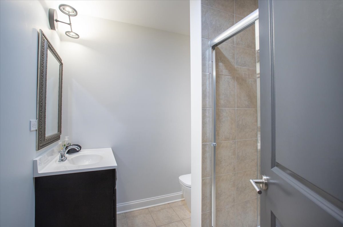 305 N Clinton Avenue, Elmhurst, IL 60126