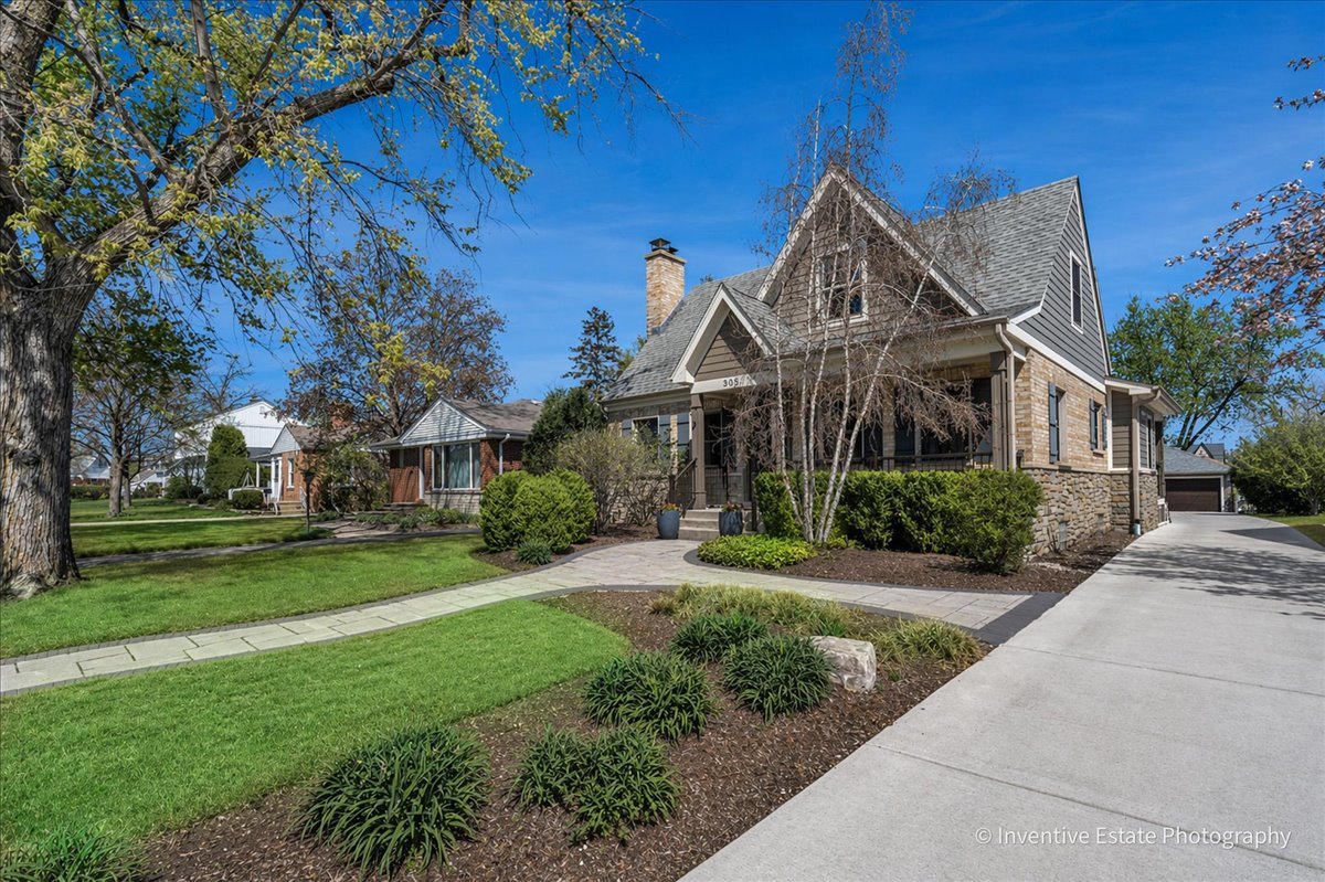 305 N Clinton Avenue, Elmhurst, IL 60126