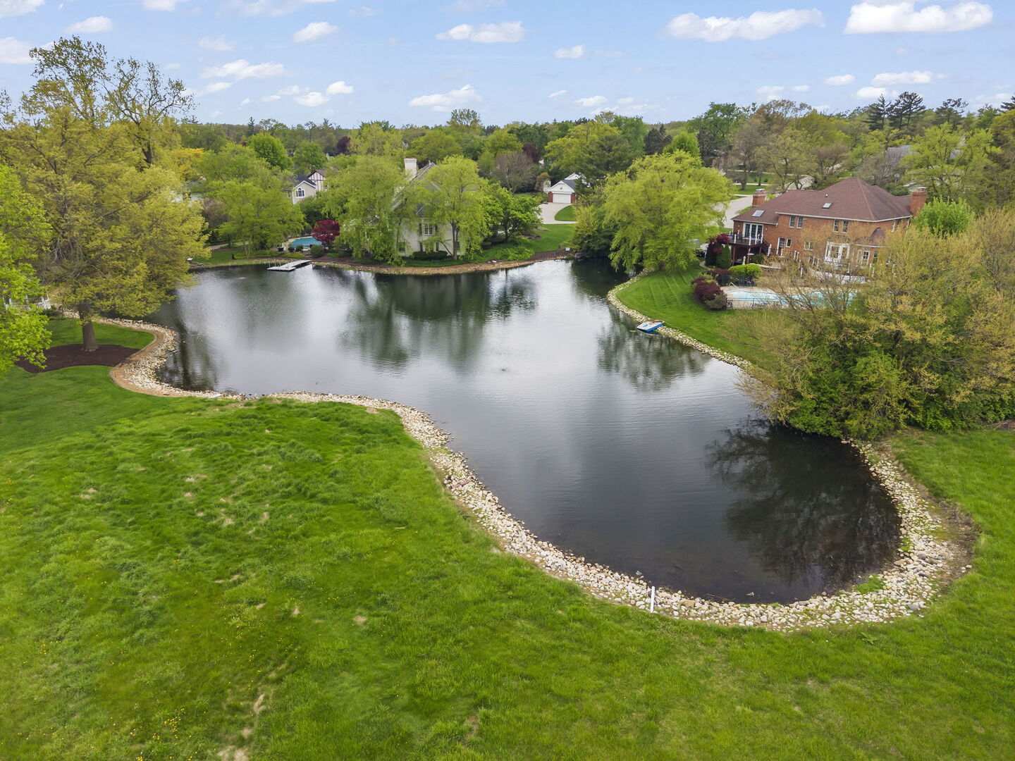 2S370 Canterbury Court, Glen Ellyn, IL 60137